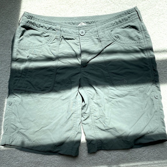 North Face Shorts - Picture 1 of 7